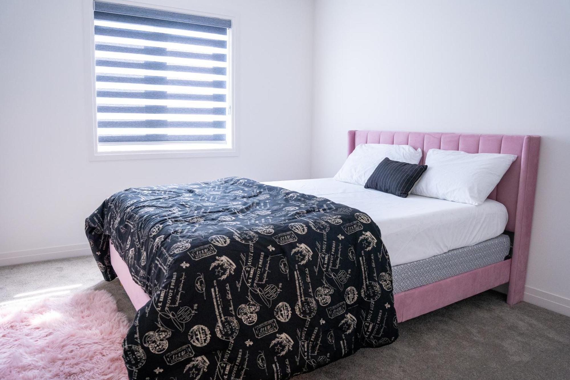 Modern 4Br House In Barrie! Villa Bagian luar foto